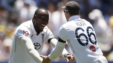 Jofra Archer celebrates a wicket