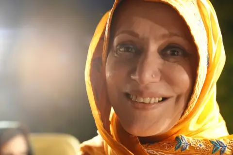 Sh Ed Kamil Khan Mina Sikander