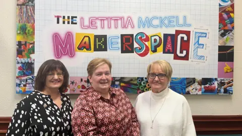 Jan O'Neill Winnie(left), Jan(middle) and Marlene(right)