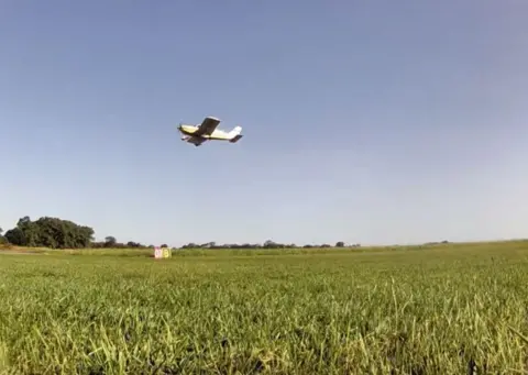 AAIB The light aircraft leaving Old Buckenham Airfield