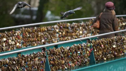 Getty Images Weir Bridge in December 2021