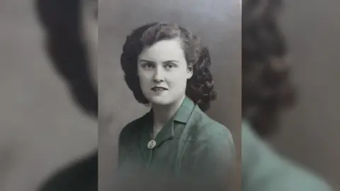  Susan Rostron Louisa Fell