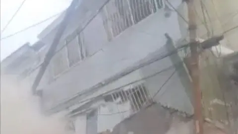 Building collapse in El Junquito