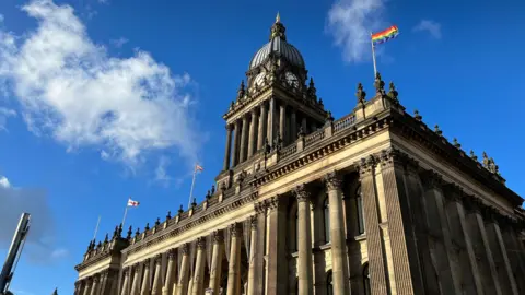 Leeds Town Hall on a sunny day