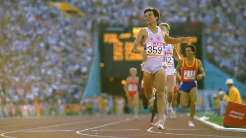 Getty Images Sepp Koe corre para a vitória nas Olimpíadas de 1984