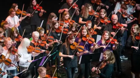 An Comunn Gàidhealach Fiddlers at the Mòd