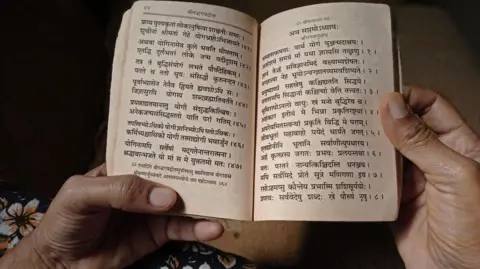 Getty Images Sebuah buku Sansekerta di India