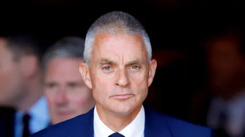 Huw Edwards - Figure 3