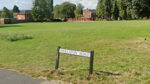 A sign which reads Wollaton Road in Derby