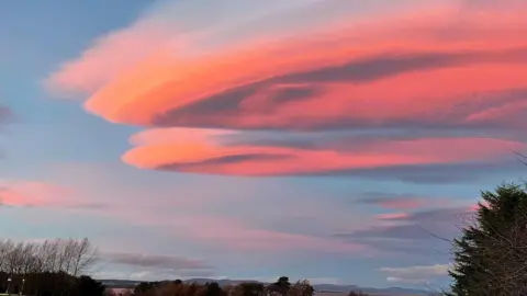 Umbraticus/BBC Weather Watchers Lenticular clouds