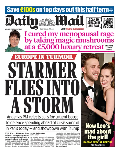 Daily Mail: Starmer terbang ke badai