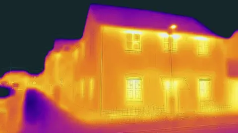 Getty Images thermal image of houses 