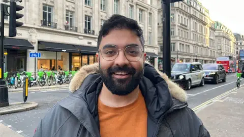 BBC/Susana Mendonca A man on the streets on London talking about mobile phone theft 