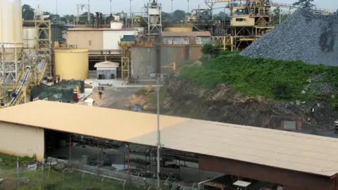 Reuters AngloGold Ashanti's main sulphide treatment plant is seen in Obuasi June 24, 2008