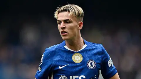 Chelsea player Jesse Derry during a football match