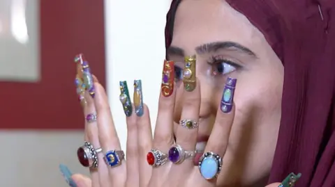 Zahra Nadeem, nail artist