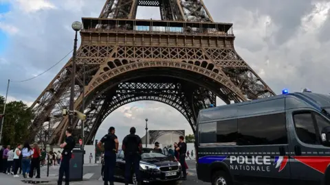 Getty Police at the Effel Tower (file picture)