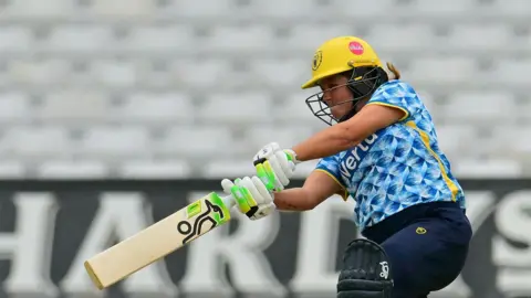 Sterre Kalis batting for Bears