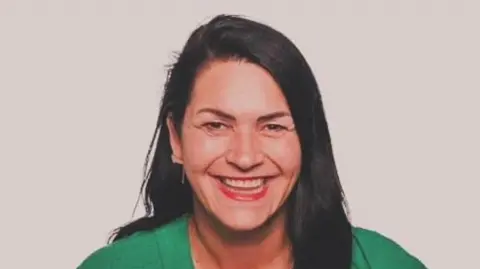 Lise Kaye-Bell Lise Kaye-Bell