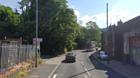 The junction of Stony Lane and the A646 Halifax Road.