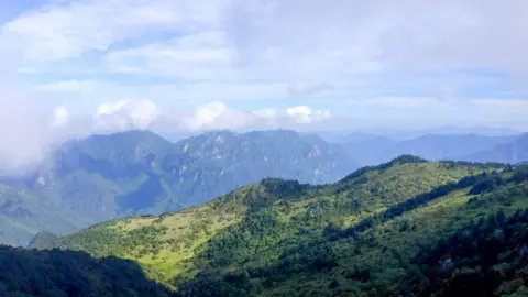 Joyce Liu/ BBC Drone mountain