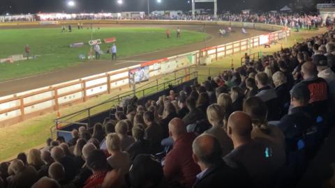 Peterborough Panthers spectators watching the race 