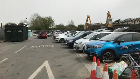 LDRS Cars parked at the waste recycling centre