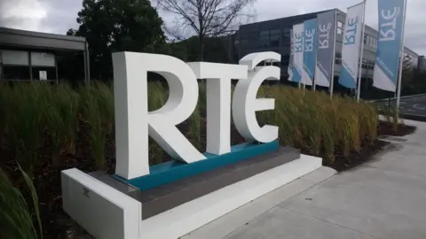  RTÉ RTE sign