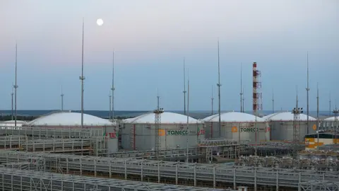 A stock photo of a refining and petrochemical plant in Nizhnekamsk (stock photo)