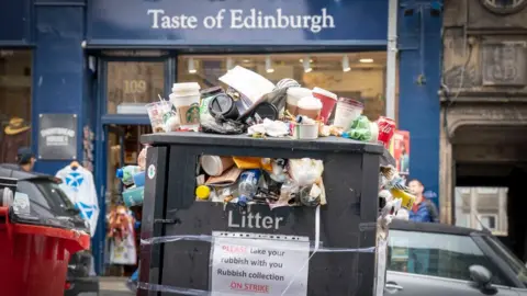 PA Media Rubbish in Edinburgh 
