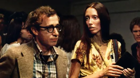 Getty Images Shelley Duvall praat met Woody Allen op de set van Annie Hall