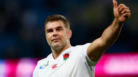 Getty Images Nick Easter of England applauds the crowd during the 2015 Rugby World Cup Pool A match between England and Uruguay at Manchester City Stadium on October 10, 2015 in Manchester, United Kingdom.