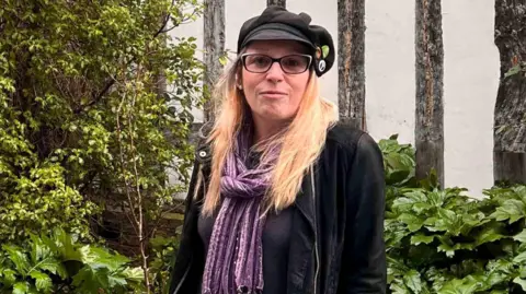 Sara Nicola Ruth Sara Nicola Ruth