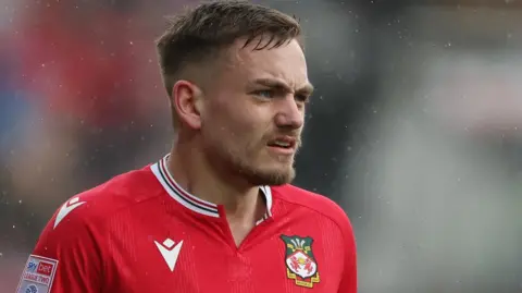 Luke Bolton joins the Stags from Welsh side Wrexham