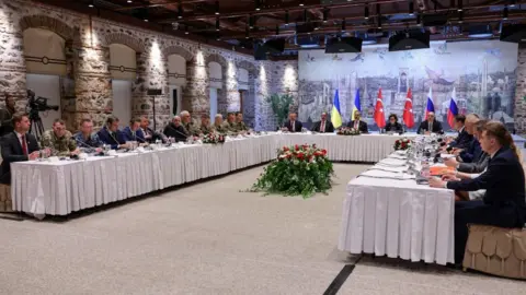 EPA Meeting of Ukrainian (L) and Russian (R) delegations at the Presidential Office in Istanbul, Turkey, 16 May 2025.