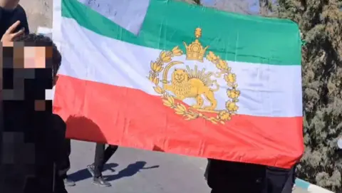 X/Mamlekate Screengrab from verified video of protests at Isfahan University of Technology