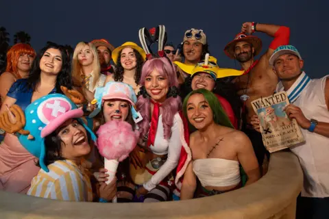 Getty Un gruppo di fan americani in costume da personaggi dell'anime One Piece