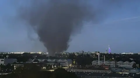 Natalia Byer Gosport fire - smoke plume