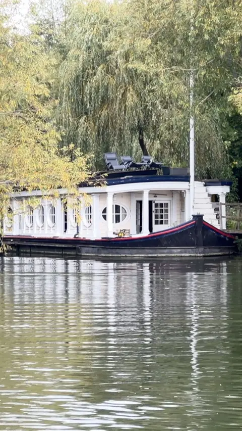 Corpus Christi College Barge