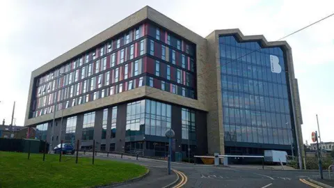 Geograph/Stephen Armstrong bradford college