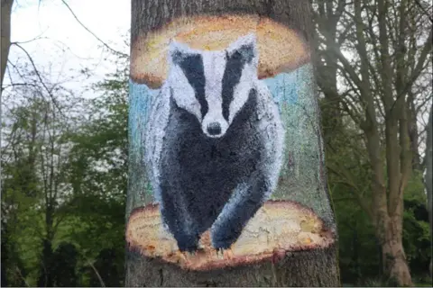 Rob Currell Badger mural in Louth