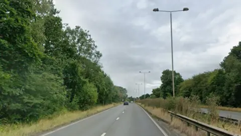 Google street view of the A52 in Nottingham between Bardills Roundabout and Bramcote Island
