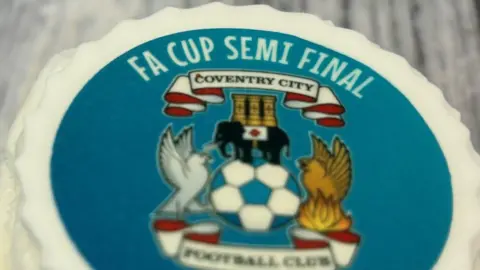 Tim Blissett A cupcake with the Coventry City logo