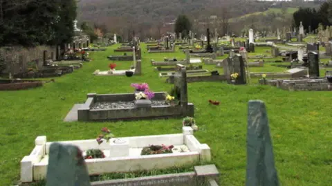 Photo of a cemetery 