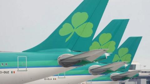 aer lingus planes at airport
