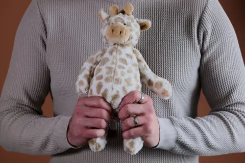 d8d44f10-38b3-11f1-8606-05fe34b06e1b.jpg Baby loss couple: We were told we'd picked a bad day to give birth