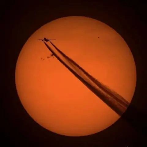 Benjamin Vapour trails Nuneaton