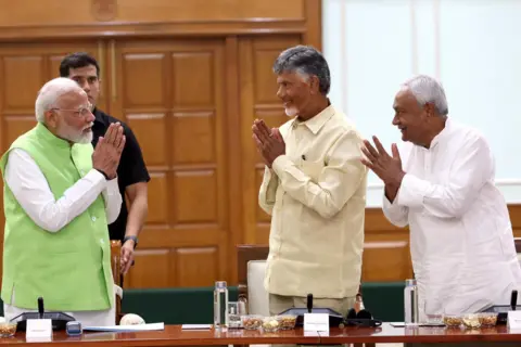  N Chandrababu Naidu/Twitter Nitish Kumar (right) and N Chandrababu Naidu (second from right) have served in BJP-led governments in the past