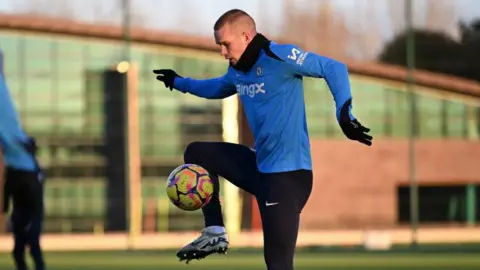 Mykhailo Mudryk  in Chelsea training
