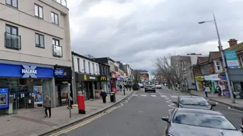 Google Walton-upon-Thames town centre